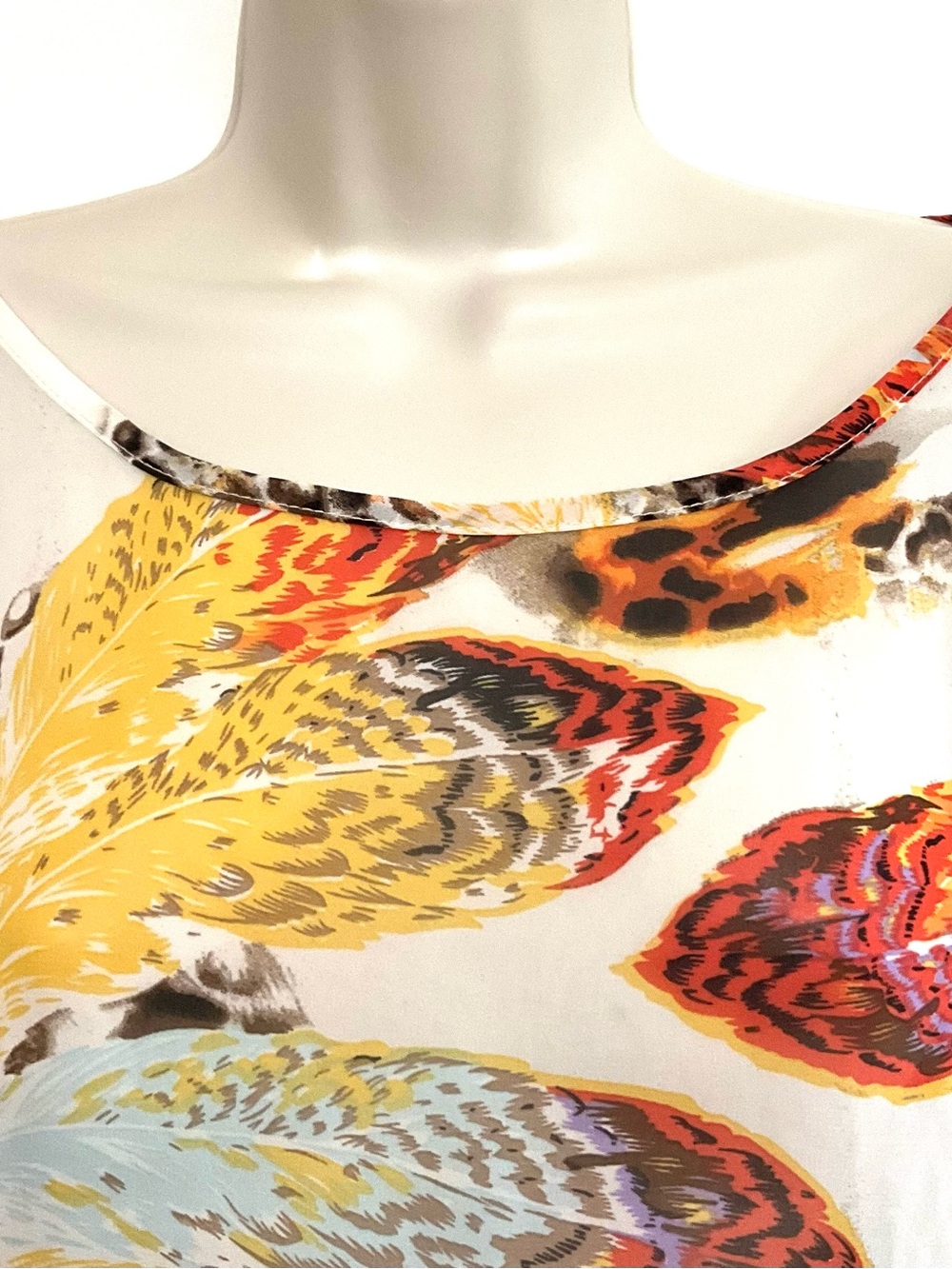 Women’s Multicolor Feather-Print Blouse - Lightweight Scoop Neck Top - Picture 4 of 8